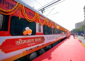 India: Delhi Flags Off Special Train with 1,400 Pilgrims for Somnath Yatra