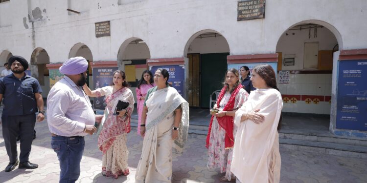 India: Delhi Govt Orders Structural Audit of All Schools After CM Rekha Gupta’s Surprise Inspection 1 India: Delhi Govt Orders Structural Audit of All Schools After CM Rekha Gupta’s Surprise Inspection