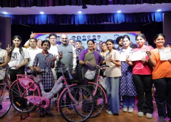 India: Delhi CM Rekha Gupta Launches Major Push for Girls’ Education, Distributes Cycles to 500 Meritorious Students
