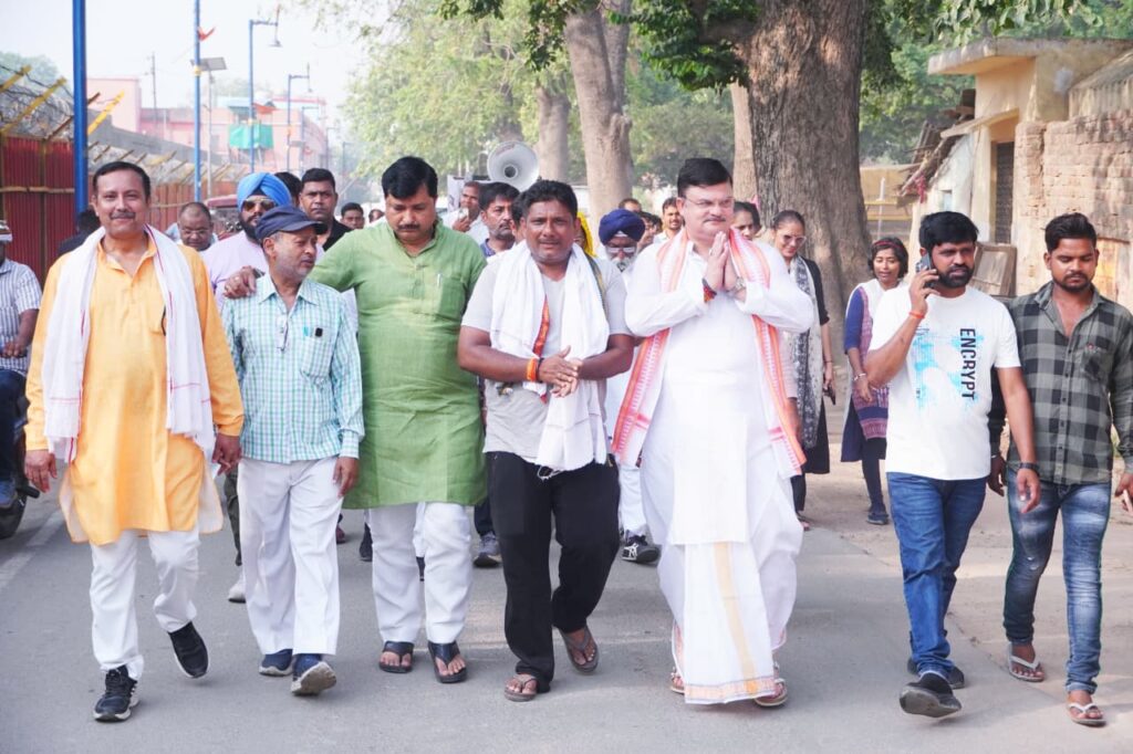 रामनगरी में महापौर की पदयात्रा, गूंजा स्वच्छता का संदेश 1 WhatsApp Image 2026 05 21 at 2.03.20 PM