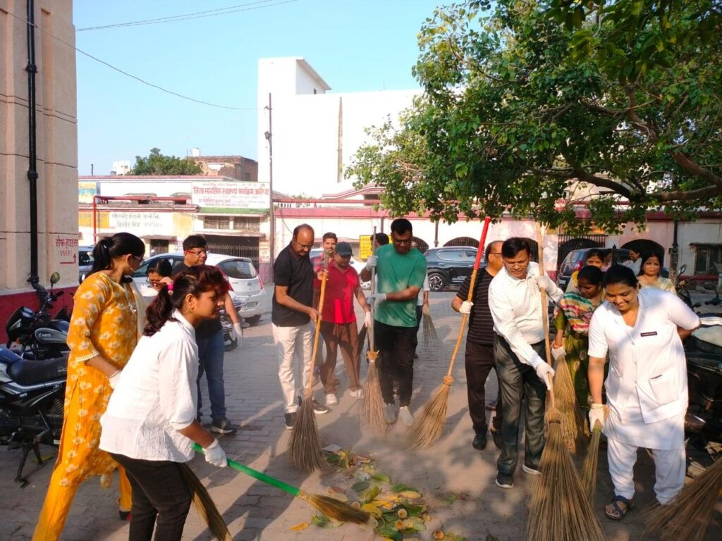 नगर निगम ने की गंदगी पर प्रहार अभियान शुरू की 1 WhatsApp Image 2026 05 31 at 10.57.32 AM