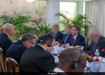 CIA Director Visits Cuba As Energy Crisis Deepens
