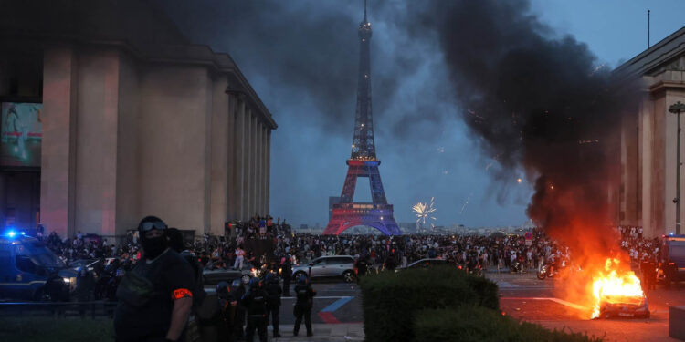 Violence erupts in Paris amid celebrations over PSG’s Champions League win; dozens detained 1 Violence erupts in Paris amid celebrations over PSG’s Champions League win; dozens detained