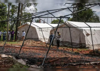 18 Suspected Ebola Patients Missing After Treatment Tent Set On Fire In Congo
