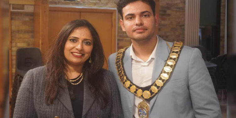 London Dreams: Indian-Origin Mother-Son Duo Elected As Mayors In UK 1 London Dreams: Indian-Origin Mother-Son Duo Elected As Mayors In UK