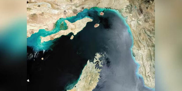 Iran warns France, Britain against naval presence in Strait of Hormuz