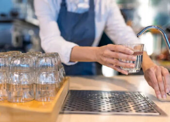 Hotel that refused to give tourist tap water acted lawfully, Italian court rules