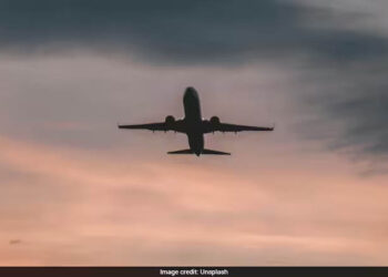Jet2 Pilot Suffers "Heart Attack" At 30,000 Ft, Plane Makes Emergency Landing In Portugal 2 Jet2 Pilot Suffers “Heart Attack” At 30,000 Ft, Plane Makes Emergency Landing In Portugal