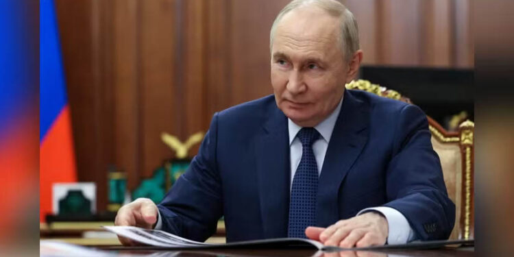 Putin heads to China days after Trump's visit as Beijing balances ties 1 Putin heads to China days after Trump’s visit as Beijing balances ties