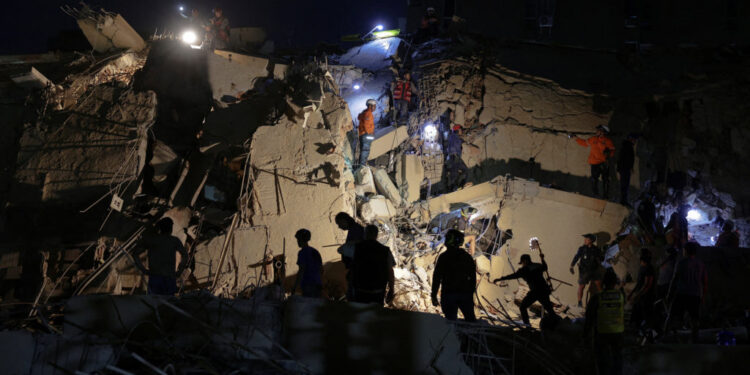 Powerful earthquakes slam Venezuela, collapsing buildings in the capital of Caracas