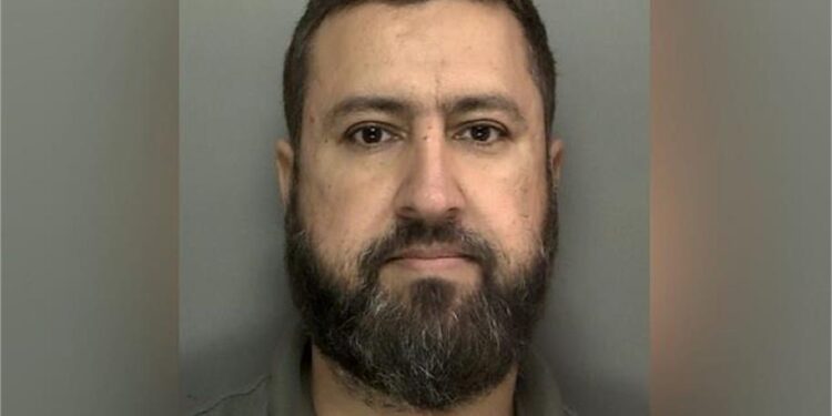 Pakistani Fraudster Jailed in UK After Helping Over 100 Students Cheat Their Way to Degrees 1 Pakistani Fraudster Jailed in UK After Helping Over 100 Students Cheat Their Way to Degrees