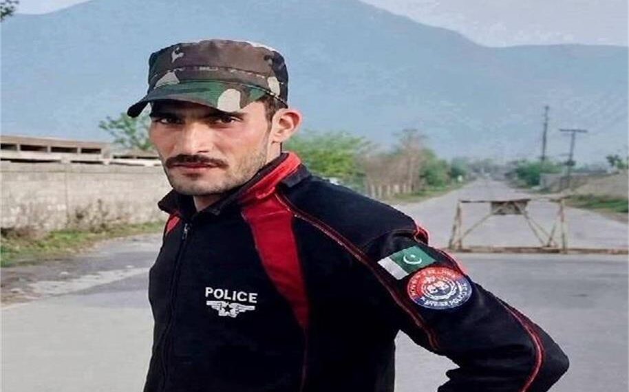 Pakistan’s Security Collapse Exposed: Policeman Gunned Down in Broad Daylight