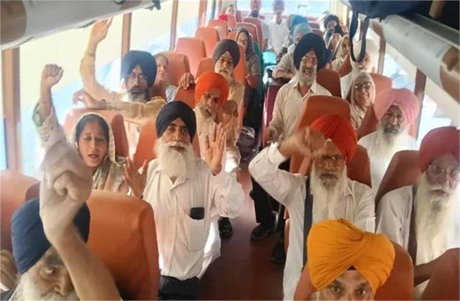 Over 300 Indian Sikh Pilgrims Arrive in Pakistan for Maharaja Ranjit Singh Commemorations 1 2026 6image 21 24 288689821sikh ll