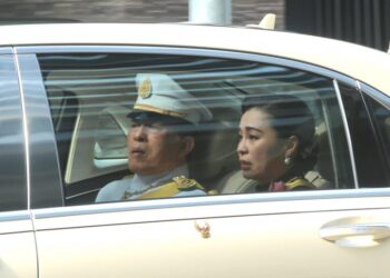 ในหลวง-พระราชินี และพระบรมวงศานุวงศ์ ทรงร่วมขบวนเชิญพระศพ “สมเด็จเจ้าฟ้าพัชรกิติยาภาฯ“ เสด็จฯไปยังพระบรมมหาราชวัง ท่ามกลางความโศกเศร้าของประชาชน