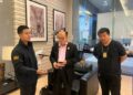 บุกรวบ “เฮียเฟิง” นายทุนใหญ่จีน หนีหมายจับคดีปลอมแปลงตราประทับ ซุกในไทย