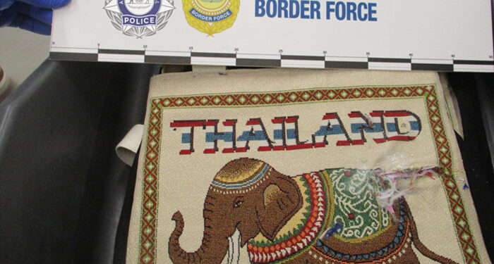 งามหน้า! ตร.ออสซี่รวบ “สาวไทยวัย 26” พนักงานสายการบิน ซุกเฮโรอีน 1กก. มูลค่า 11.5 ล้าน ที่สนามบินเมลเบิร์น