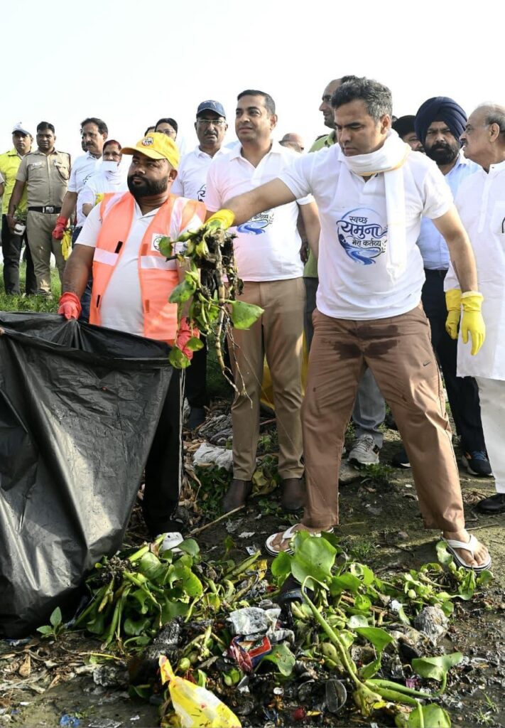 Yamuna Clean-Up Turns People’s Movement, Says Delhi Minister Parvesh Sahib Singh After Massive Ghat Drive 2 WhatsApp Image 2026 06 14 at 4.59.28 PM