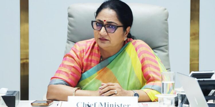 Delhi Health Shake-Up: CM Rekha Gupta Pushes Major Doctor Transfer Plan to Boost Accountability