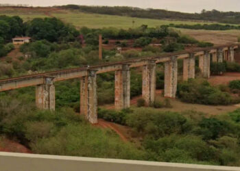 Brazil woman dies after rope-jumping instructors fail to attach cord