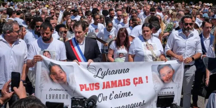 French town buries murdered child as questions mount over police failings 1 French town buries murdered child as questions mount over police failings