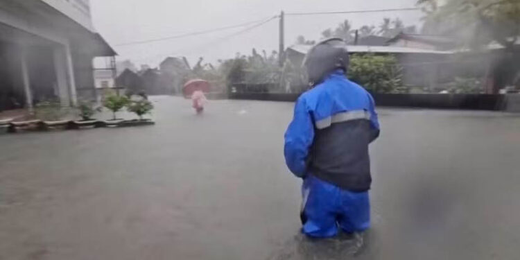 Japan evacuates 2 million ahead of typhoon, torrential rain batters Taiwan