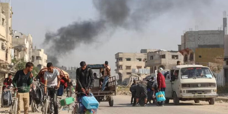 Palestinians suffer from lack of proper toilets across Gaza's tent cities 1 Palestinians suffer from lack of proper toilets across Gaza’s tent cities