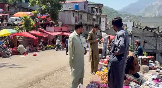 Pak imposes blockade on POK, tries to starve it of food, medicine to quell protests