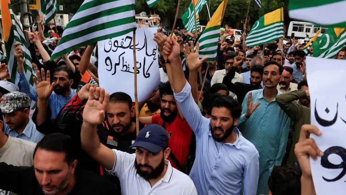 POK on edge as 11 killed, 70 injured in violent clashes ahead of major protest