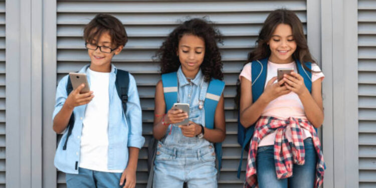 UAE bans social media for children under 15: What it means for 3.5 million Indians in the country 1 UAE bans social media for children under 15: What it means for 3.5 million Indians in the country