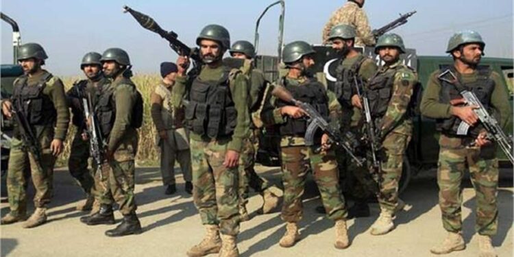 Suicide Bomb Attack on Pakistan Security Post Kills 15, Including 12 Soldiers 1 Suicide Bomb Attack on Pakistan Security Post Kills 15, Including 12 Soldiers