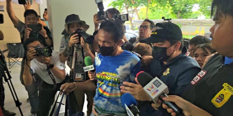 ป.ป.ส.สอบเข้มสองผัวเมียรับจ้างส่งพัสดุยัดไส้เฮโรอีนจากลาวเข้ากรุงเทพฯ ก่อนส่งให้แอร์สาว เตรียมหมายจับ-ขยายผลถึงผู้ว่าจ้าง 1 ป.ป.ส.สอบเข้มสองผัวเมียรับจ้างส่งพัสดุยัดไส้เฮโรอีนจากลาวเข้ากรุงเทพฯ ก่อนส่งให้แอร์สาว เตรียมหมายจับ-ขยายผลถึงผู้ว่าจ้าง