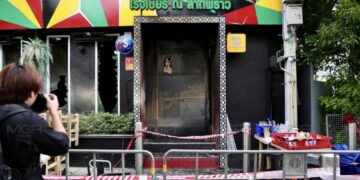 มท.เผยผลตรวจเบื้องต้น โรงเบียร์ลาดพร้าว พบทางหนีไฟถูกปิด-ใช้วัสดุไม่ทนไฟ แสดงดนตรี-เต้นรำ เข้าข่ายสถานบันเทิงแต่ไร้ใบอนุญาต