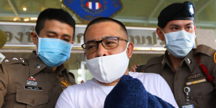 ศาลสั่งจำคุก "ประสิทธิ์ เจียวก๊ก" 4 ปี 12 เดือน ขโมยกุญแจ-วางแผนหลบหนีเมื่อปี 65 มือช่วยโดน 3 ปี 6 เดือน 1 ศาลสั่งจำคุก “ประสิทธิ์ เจียวก๊ก” 4 ปี 12 เดือน ขโมยกุญแจ-วางแผนหลบหนีเมื่อปี 65 มือช่วยโดน 3 ปี 6 เดือน