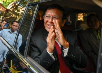 อดีตผู้นำฝ่ายค้านเขมรได้รับพระราชอภัยโทษเพิ่ม พ้นโทษแบนเดินทางตปท. แต่ยังไร้สิทธิการเมือง