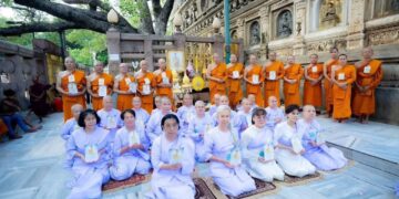 120 Novices Take Vows Beneath Bodhi Tree in Global Buddhist Gathering