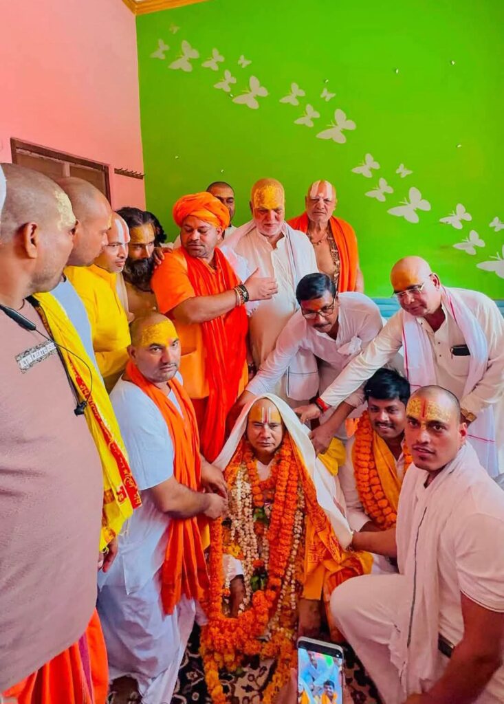 सिद्धपीठ हनुमानगढ़ी उज्जैनिया पट्टी के श्रीमहंत बने संदीपदास जी महाराज 1 WhatsApp Image 2026 07 12 at 6.16.08 PM