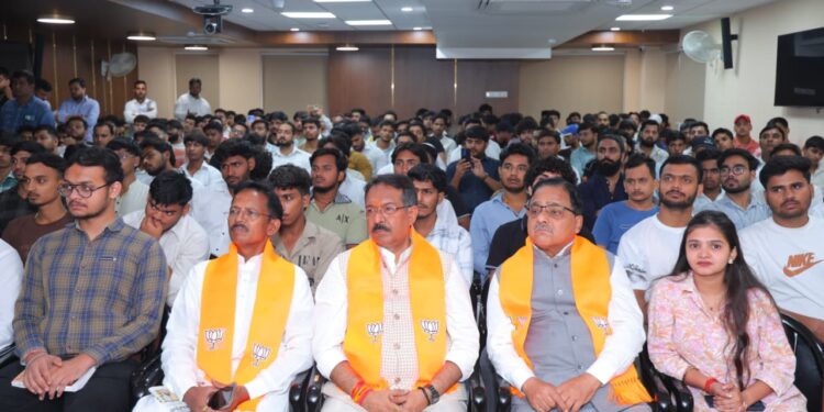 Kargil Tribute, Self-Reliance Message Mark PM Modi's 'Mann Ki Baat' Across 6,450 Delhi Venues: Harsh Malhotra 1 Kargil Tribute, Self-Reliance Message Mark PM Modi’s ‘Mann Ki Baat’ Across 6,450 Delhi Venues: Harsh Malhotra
