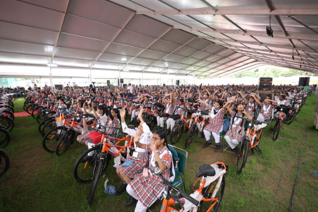 India: Delhi Rolls Out ‘Vidya Vahini’, to Provide Free Bicycles to 1.4 Lakh Schoolgirls 2 WhatsApp Image 2026 07 31 at 1.08.10 PM