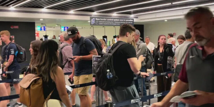 New EU border system tripling time at passport control, airport boss says 1 New EU border system tripling time at passport control, airport boss says