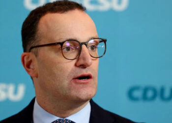 German politician resigns over surrogacy child controversy