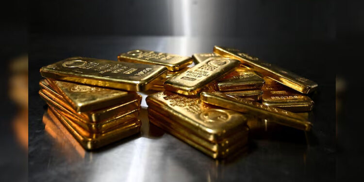 Gold climbs as weaker dollar, easing inflation lift bullion prices 1 Gold climbs as weaker dollar, easing inflation lift bullion prices