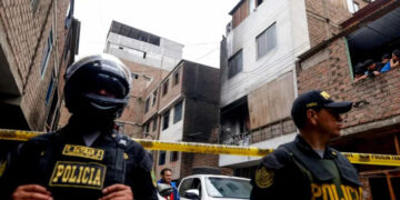 Fire kills 10 members of same family in Peru, police say