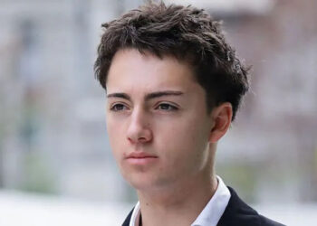 Singapore fines French teen $465 for viral straw-licking stunt 4 Singapore fines French teen $465 for viral straw-licking stunt