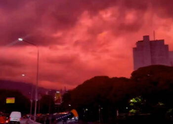 Blood-red sky over Caracas after Venezuela earthquakes: Here’s what caused it 6 Blood-red sky over Caracas after Venezuela earthquakes: Here’s what caused it