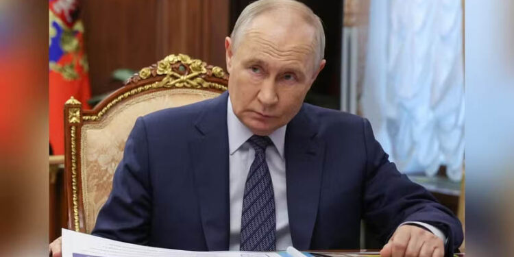 Putin shrugs off fuel shortages in Russia as attacks ramp up on Ukraine