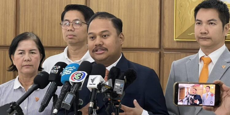 “ณัฐชา” แฉรัฐบาลจัดงบผิดทิศ 11,000 ล้านควรลงวิจัย-กยศ. เตรียมชงเป็นประเด็นซักฟอก 1 “ณัฐชา” แฉรัฐบาลจัดงบผิดทิศ 11,000 ล้านควรลงวิจัย-กยศ. เตรียมชงเป็นประเด็นซักฟอก