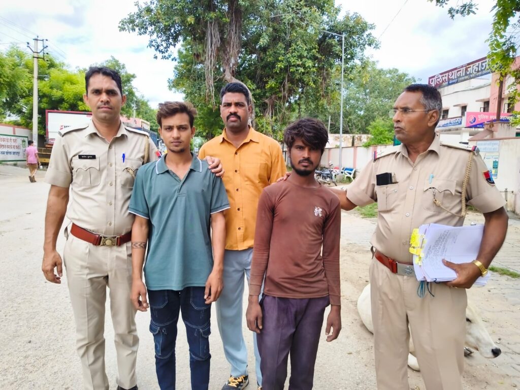 प्रसाद चढ़ाया, फिर दानपात्र किया साफ! मंदिर चोरी का आरोपी गिरफ्तार, पूछताछ में खुला दूसरी वारदात का राज 1 WhatsApp Image 2026 08 01 at 1.15.59 PM