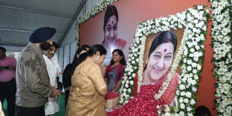 'सुषमा जी की प्रेरणा ही मेरी जनसेवा की शक्ति' : मुख्यमंत्री रेखा गुप्ता 1 ‘सुषमा जी की प्रेरणा ही मेरी जनसेवा की शक्ति’ : मुख्यमंत्री रेखा गुप्ता