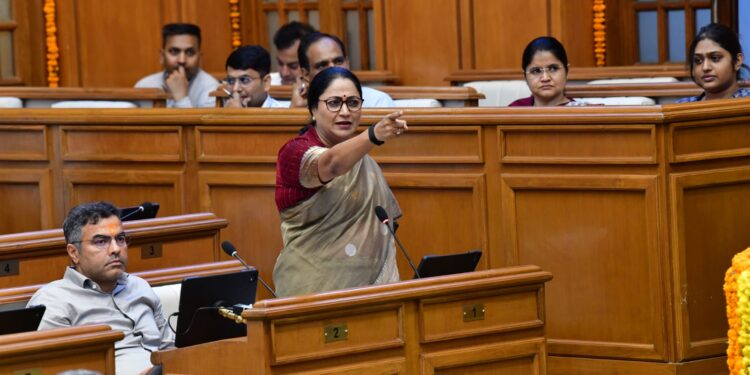 Delhi Lakshmi Yojana: CM Rekha Gupta Hits Back at Opposition, Says 17 Lakh Women to Benefit