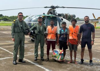 Indian Coast Guard Rescues 9 Fishermen as Boat Sinks Off Daman